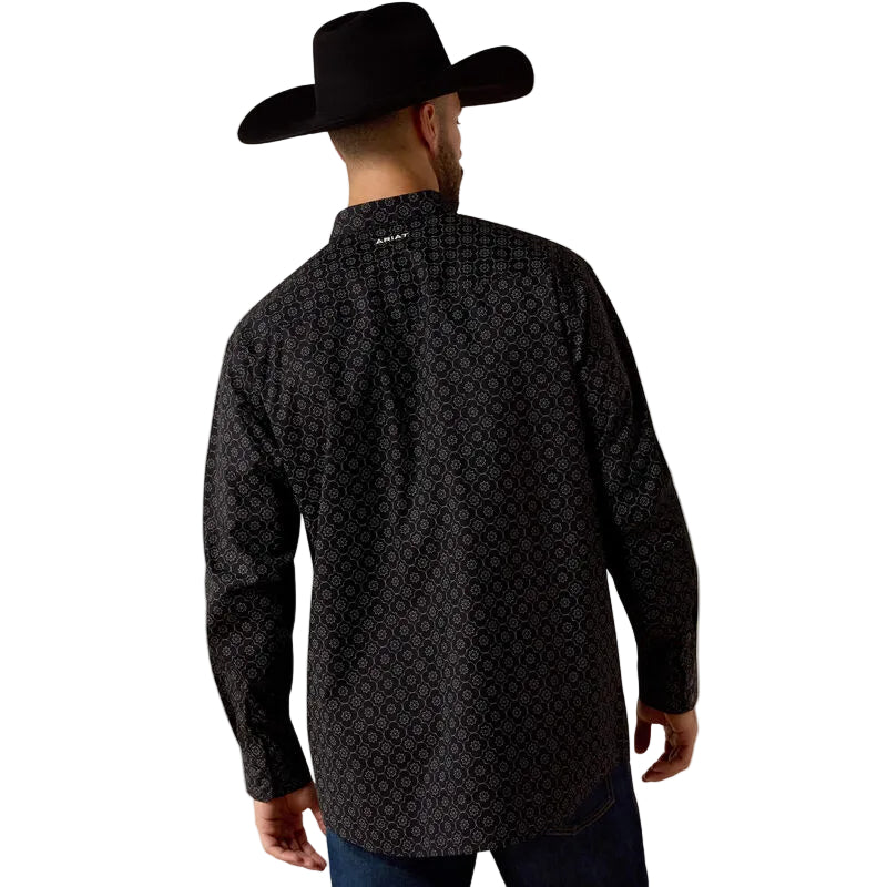 Ariat Men's Fritz Classic Fit Snap Shirt - Black Medallion Print