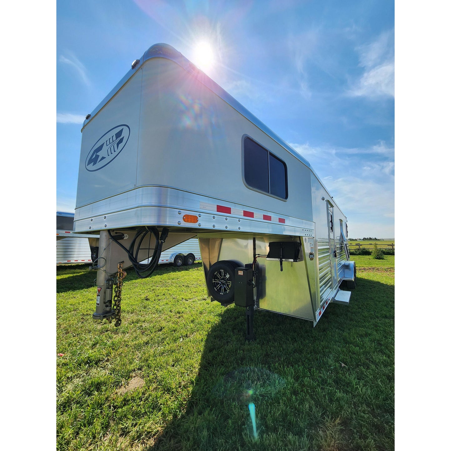 2026 4-Star 24' 2+1 Horse Trailer - Irvine Tack & Western Wear