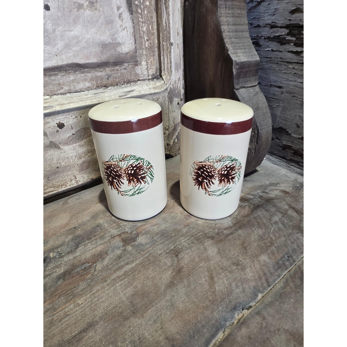 West Creation Pine Cones Salt & Pepper Shakers