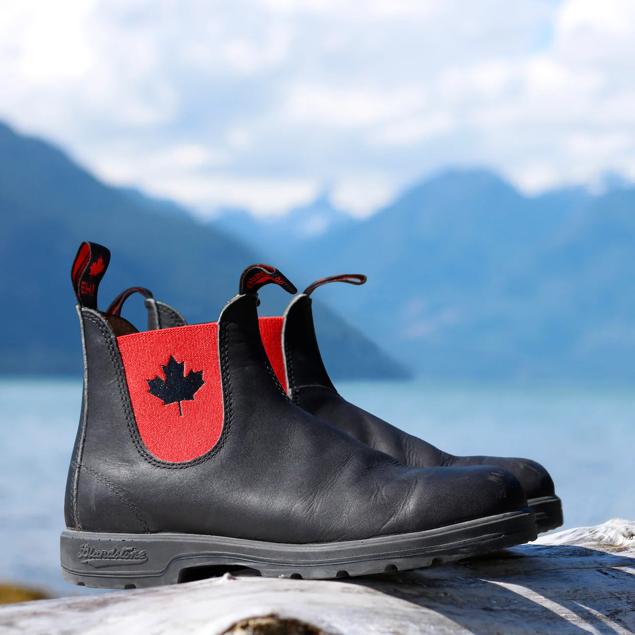 Blundstone Unisex #1474 Classic Boots - Black w/Red Elastic & Canada Leaf