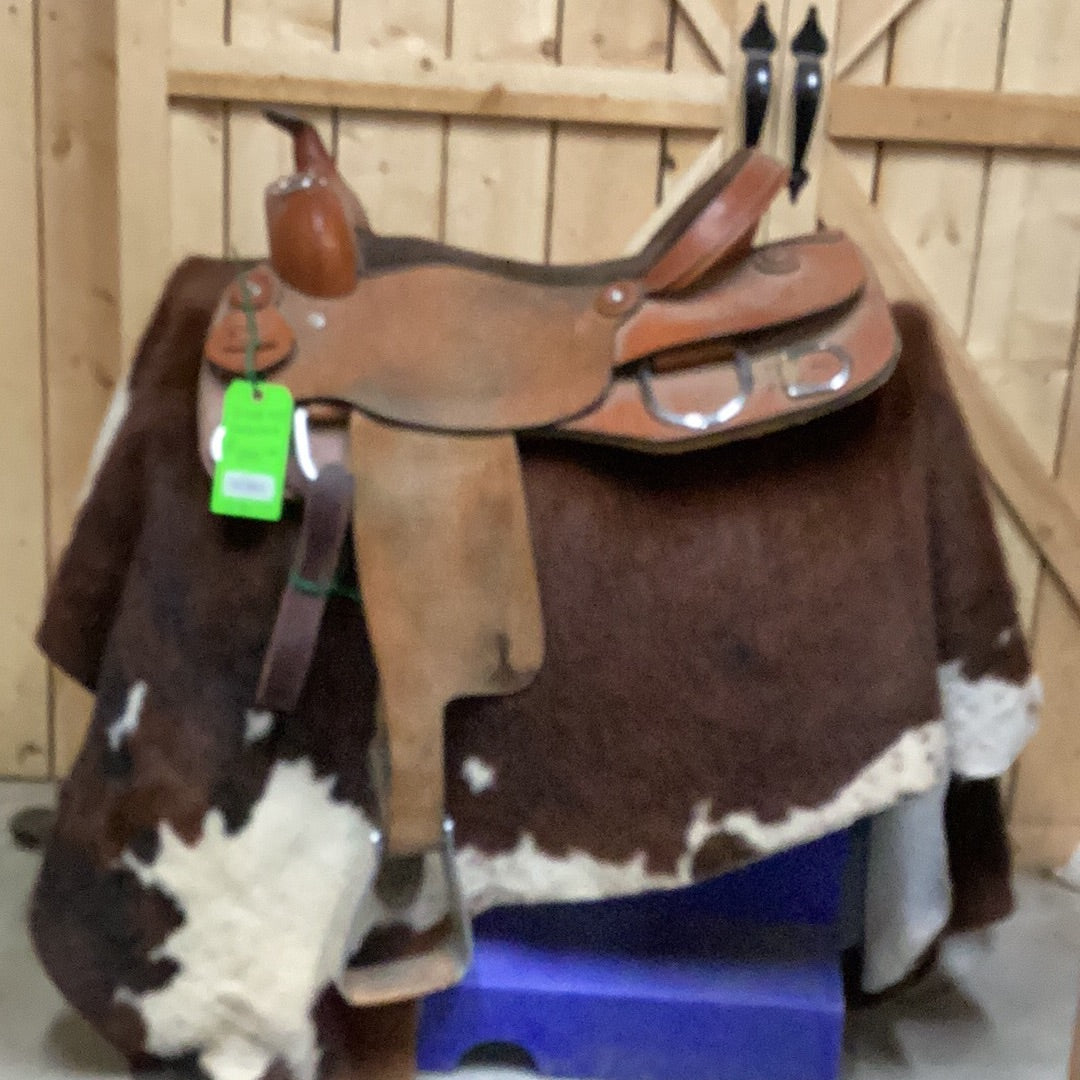 Used 17.5" Lamicell Western Saddle