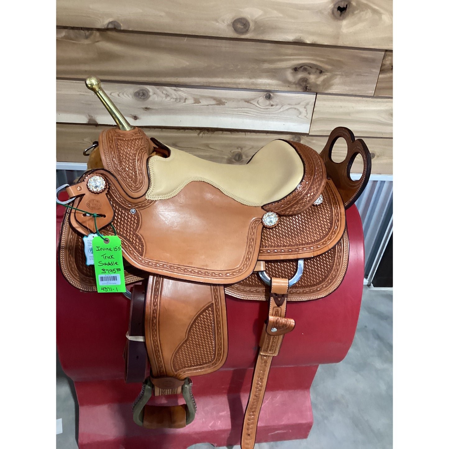 15.5" Irvine Trick Saddle