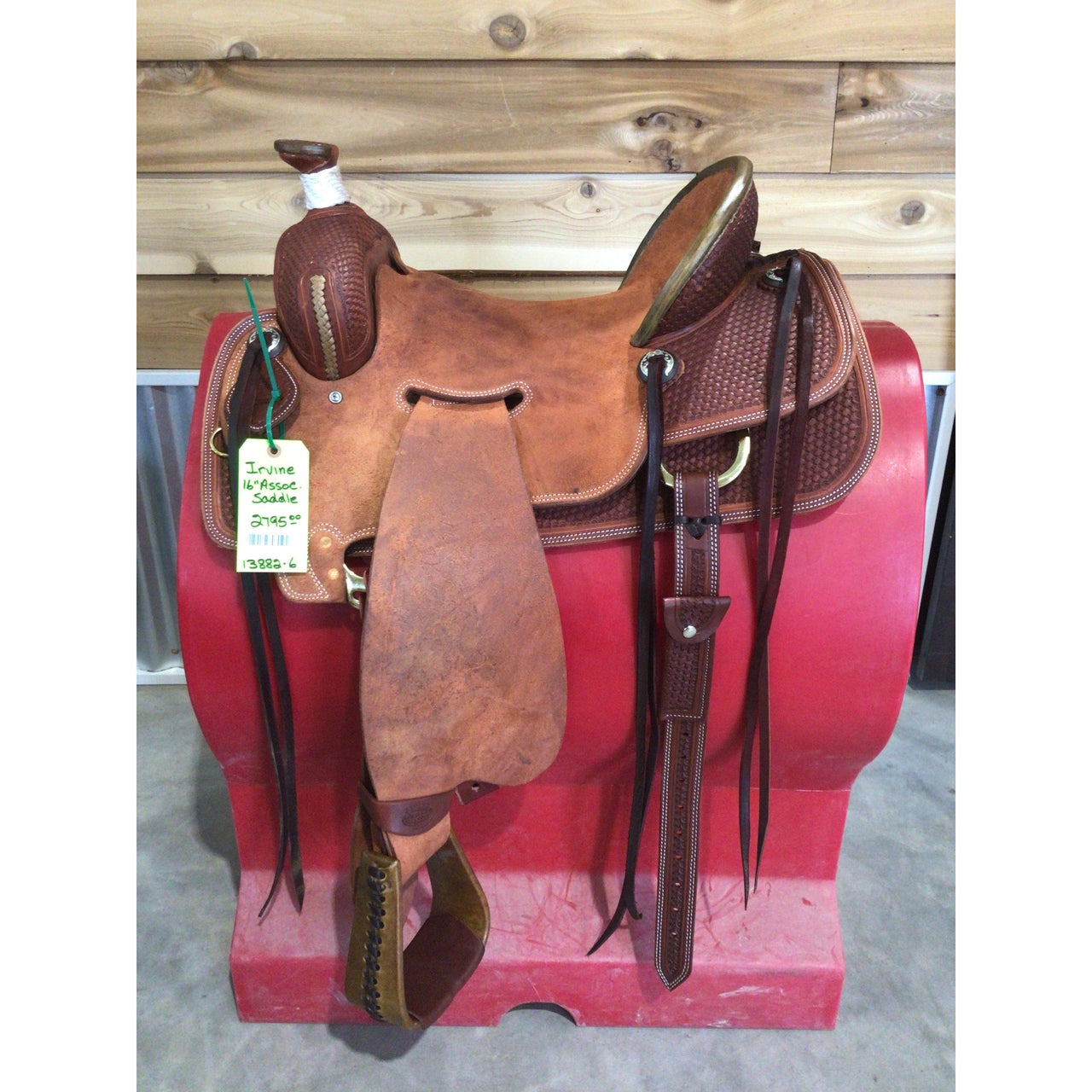 Irvine's 16" Association Saddle