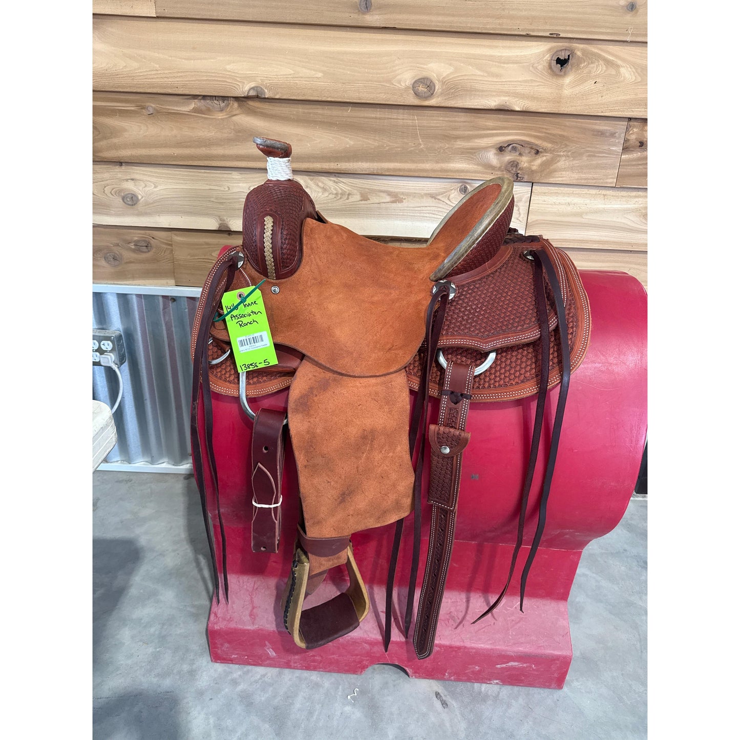 Irvine's 14 1/2" Association Saddle