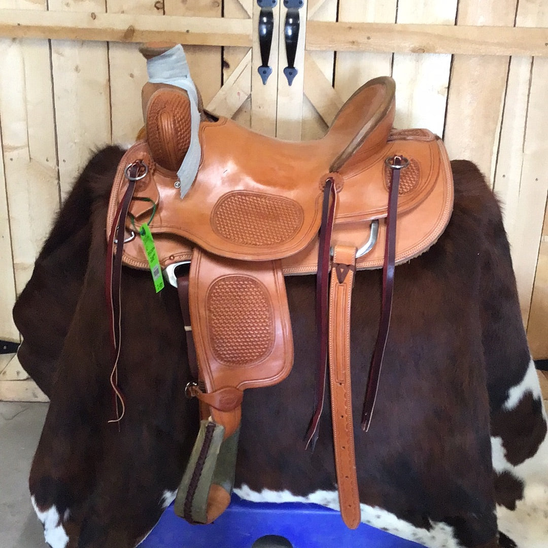 Irvine 16" Association Saddle