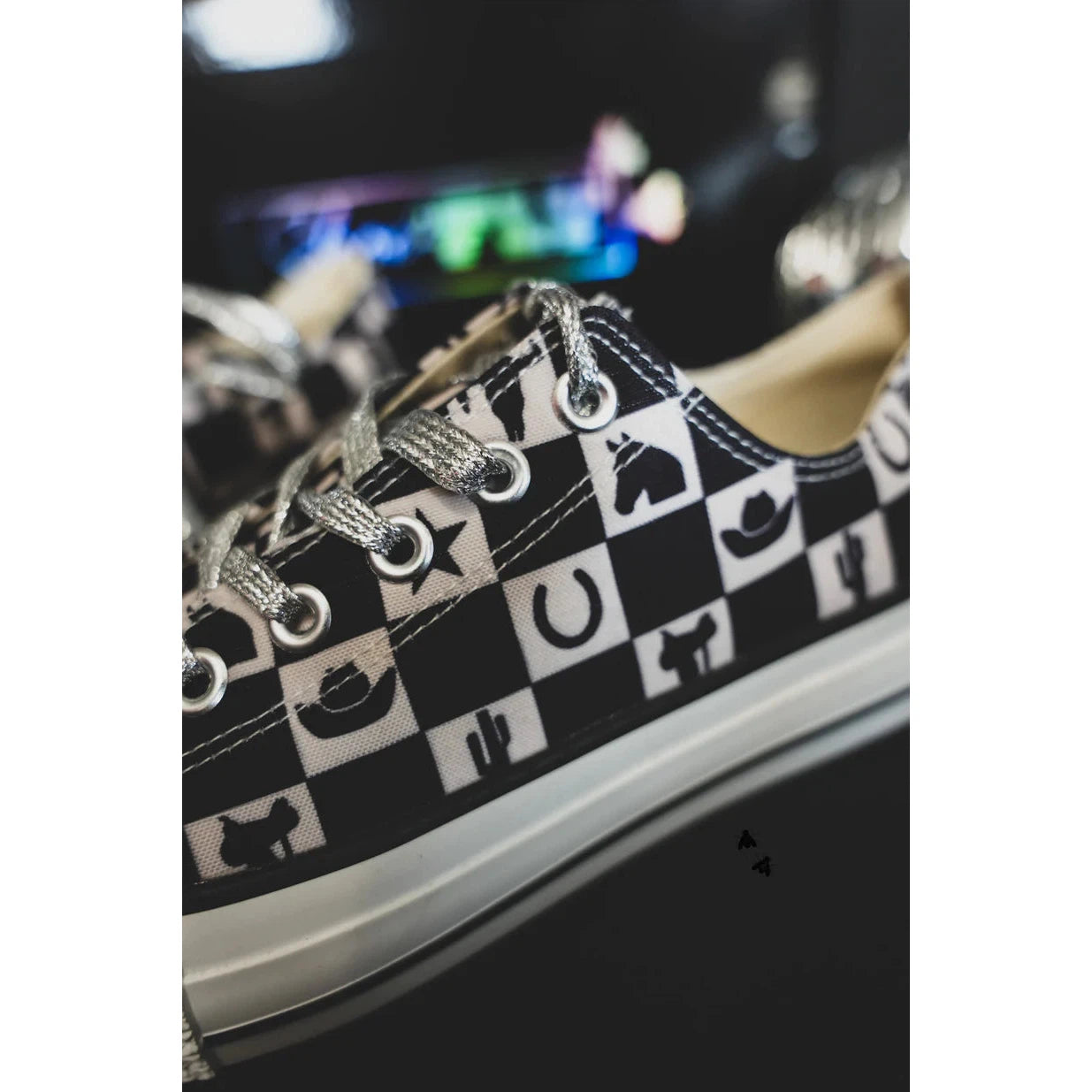 2 Fly Women's Bronc Stompers - Black/White