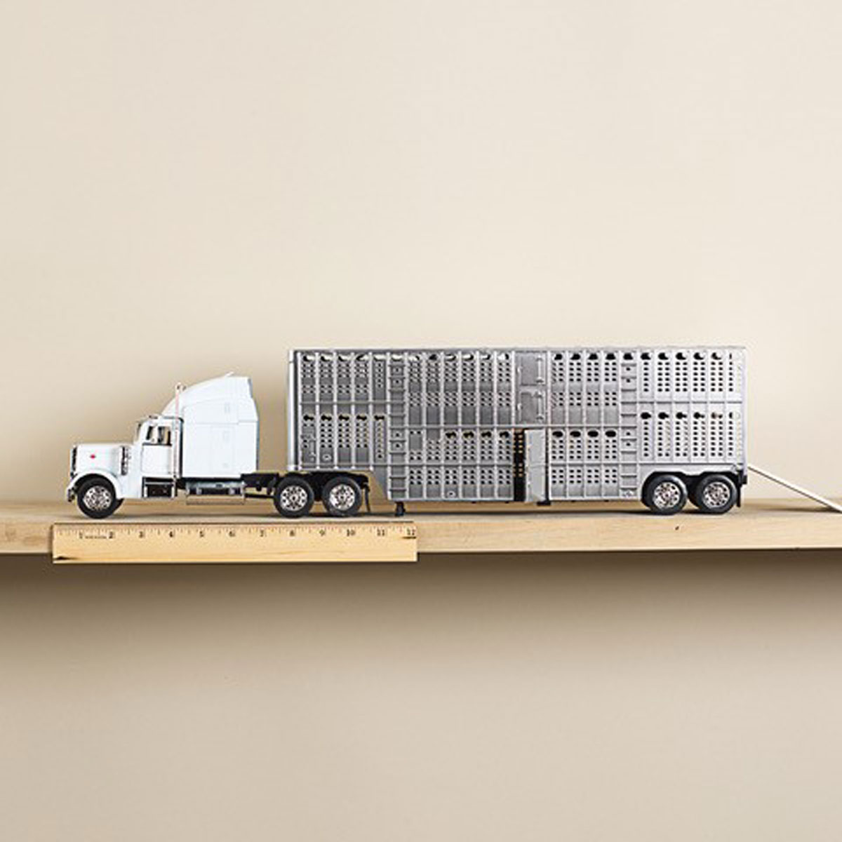 M & F Peterbilt Truck w/Cattle Liner