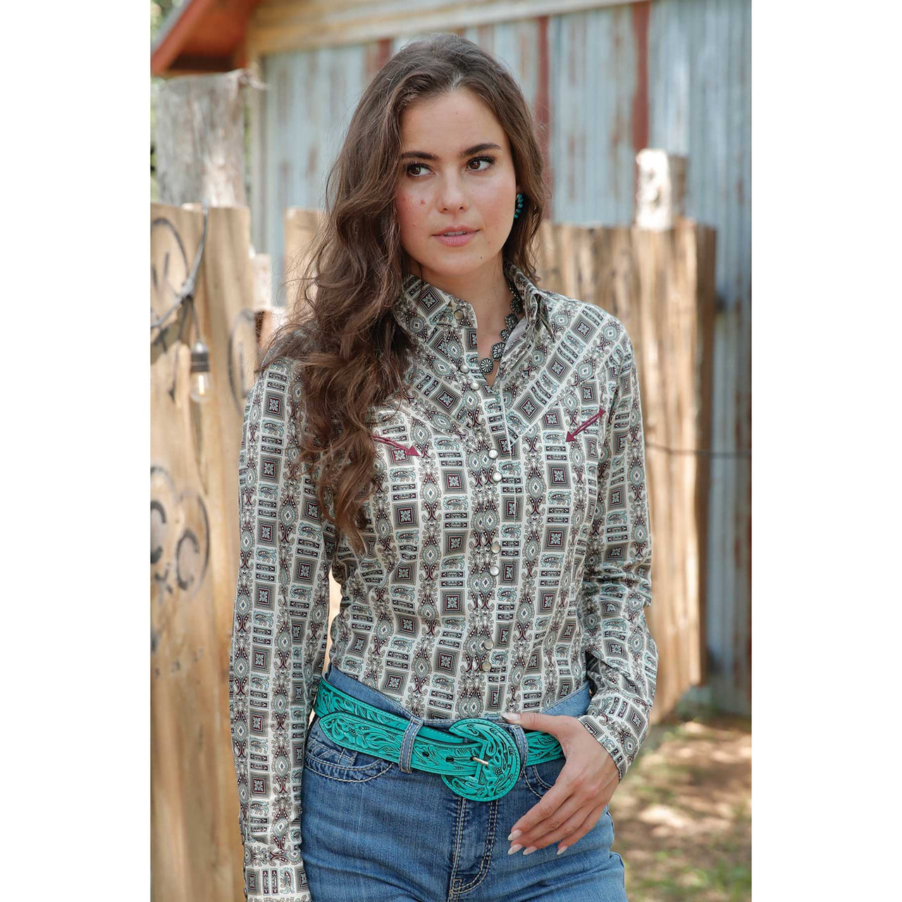 Cruel Women's Classic Geometric Western Long Sleeve Shirt - Cream