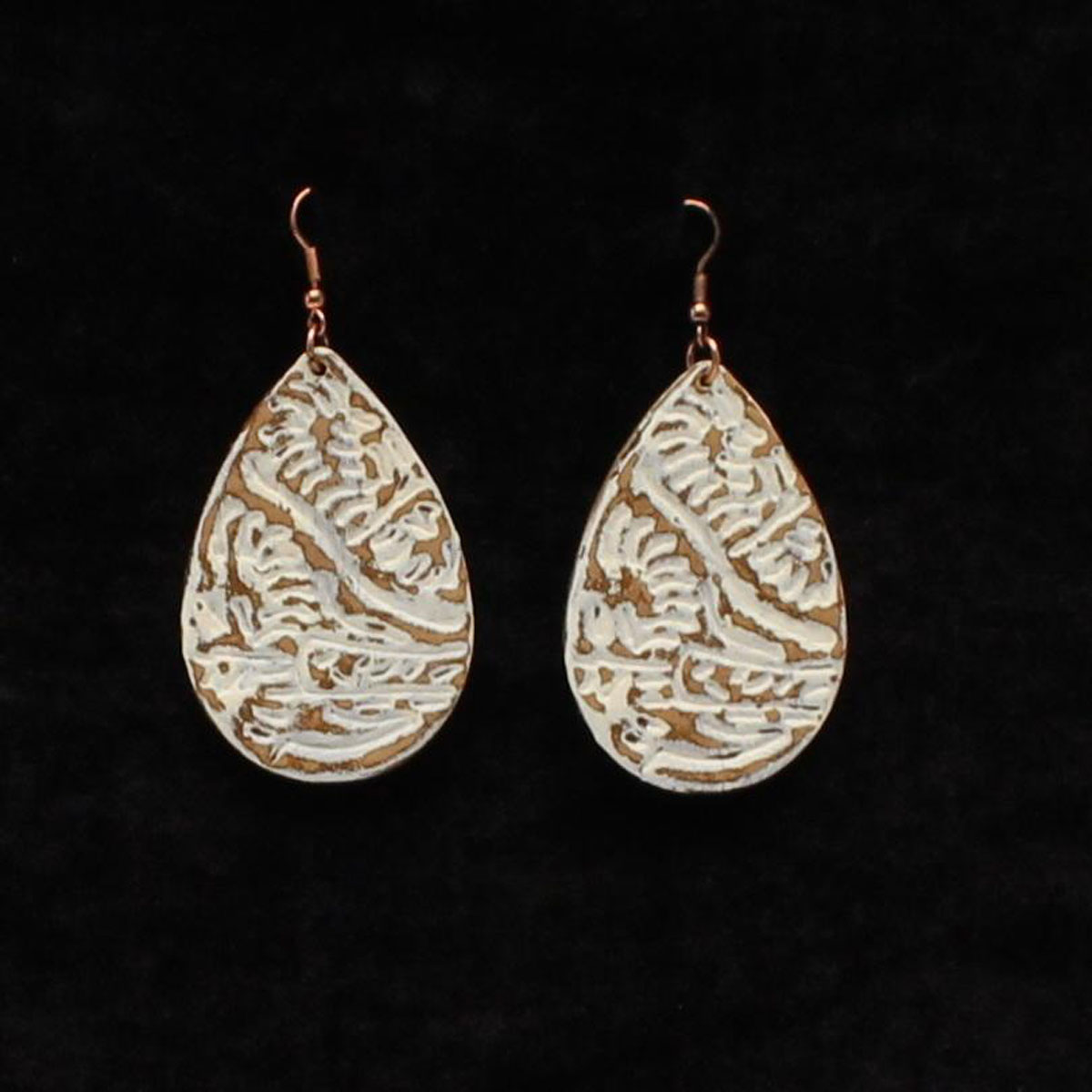Blazin Roxx Earrings - White Leather Teardrop Stamped Floral