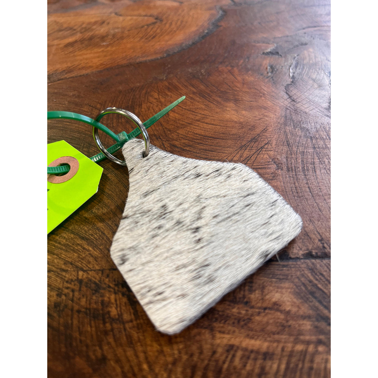 D2W Trading Cowhide Keychain Tag