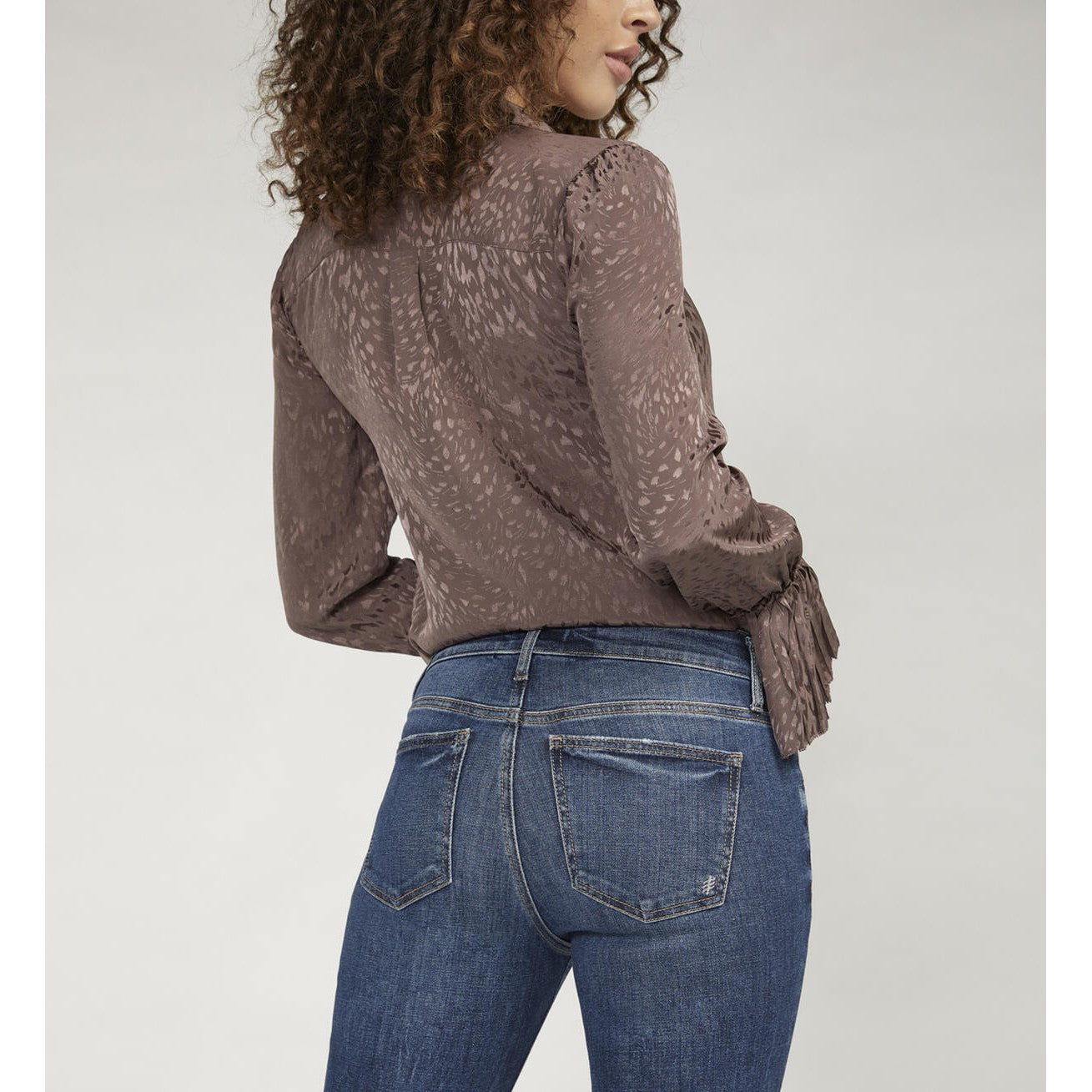 Silver Women's Suki Mid Rise Slim Bootcut Jeans - Indigo