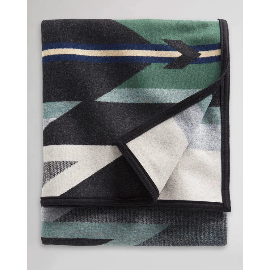 Wyeth Trail Blanket Oxford - Queen