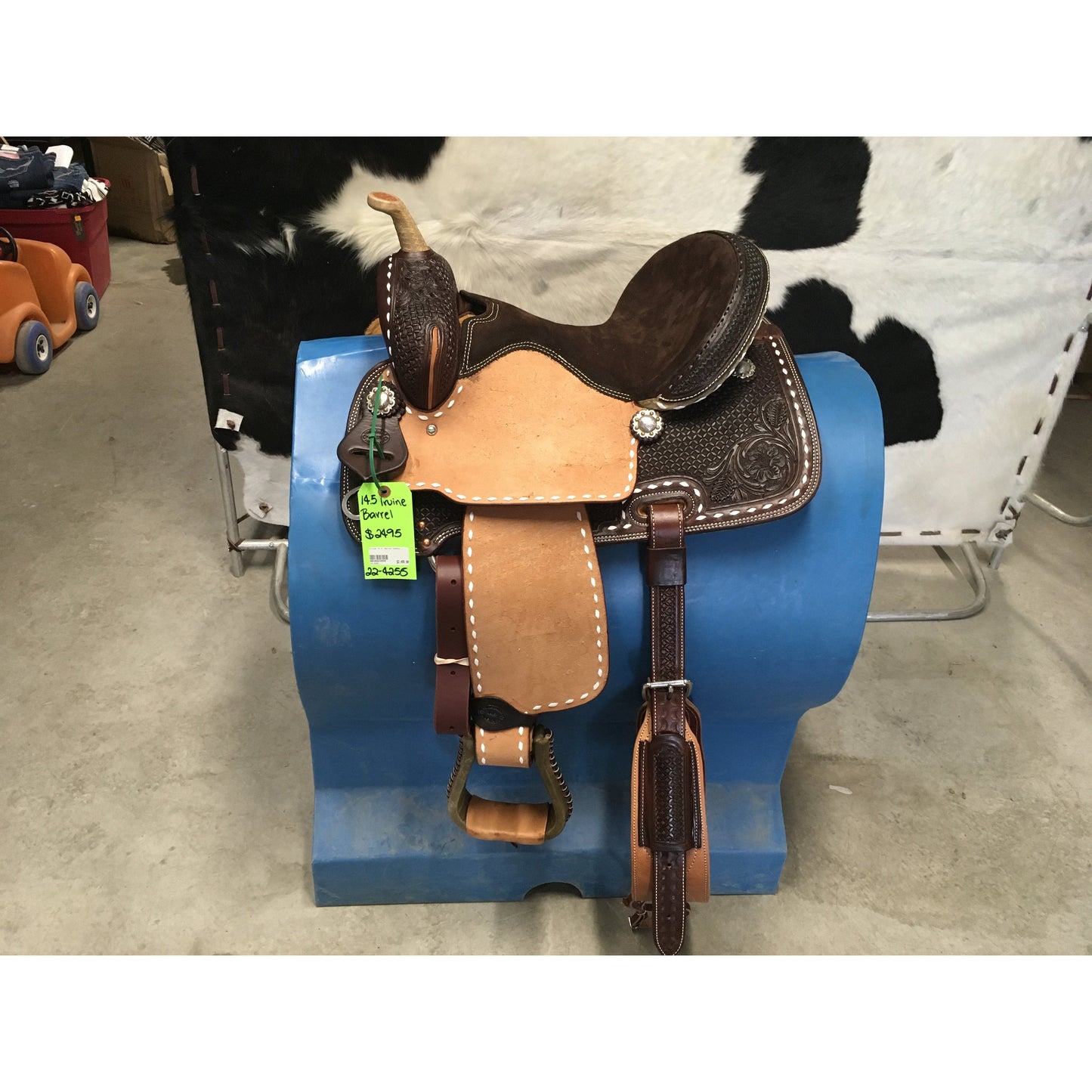 Irvine 14" Barrel Saddle