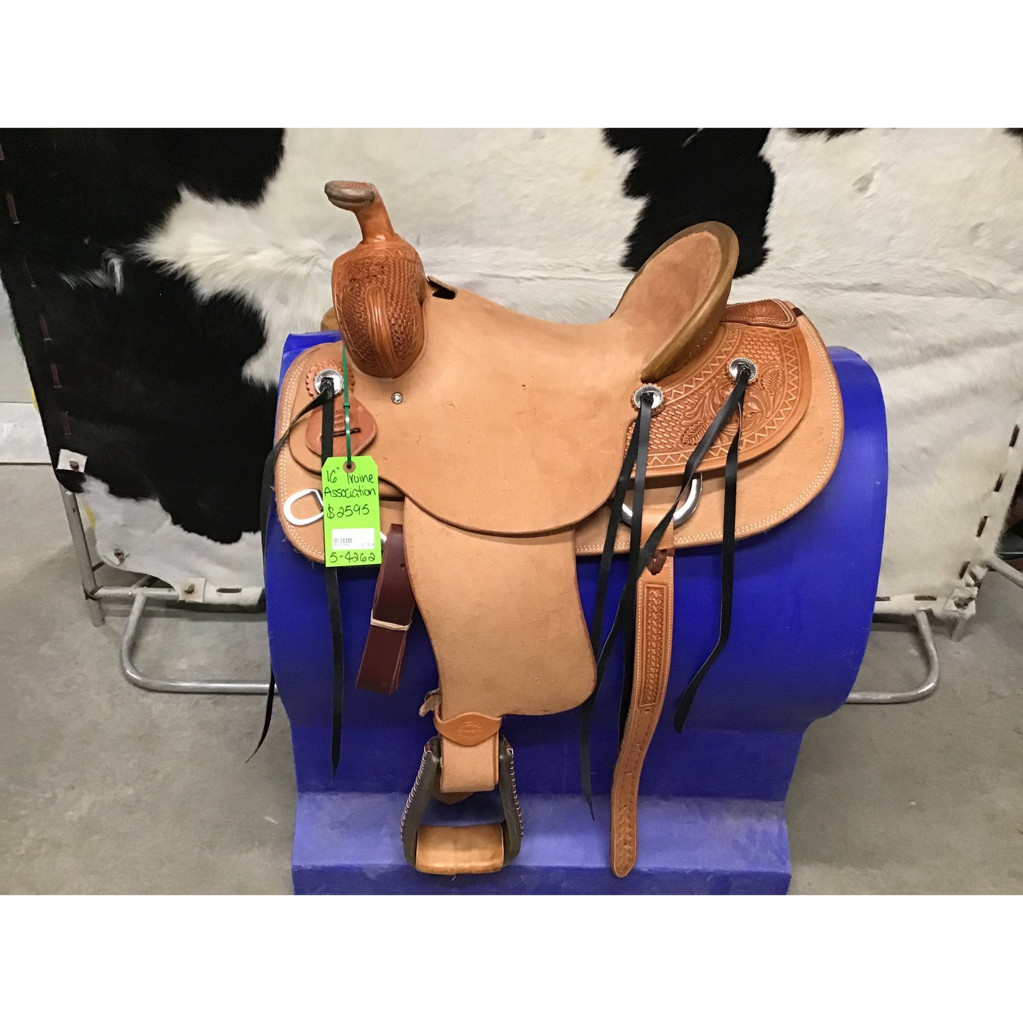 Irvine 16" Association Saddle