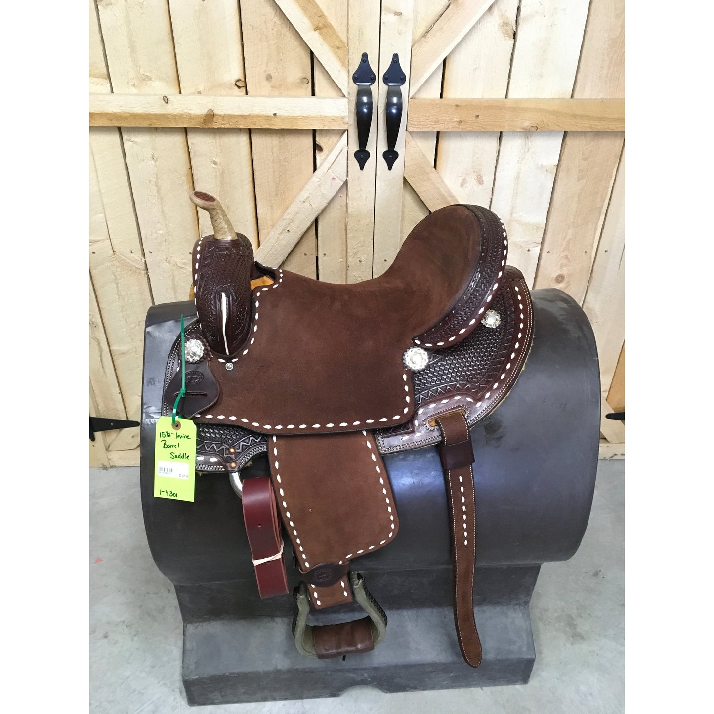 Irvine 15.5" Barrel Saddle