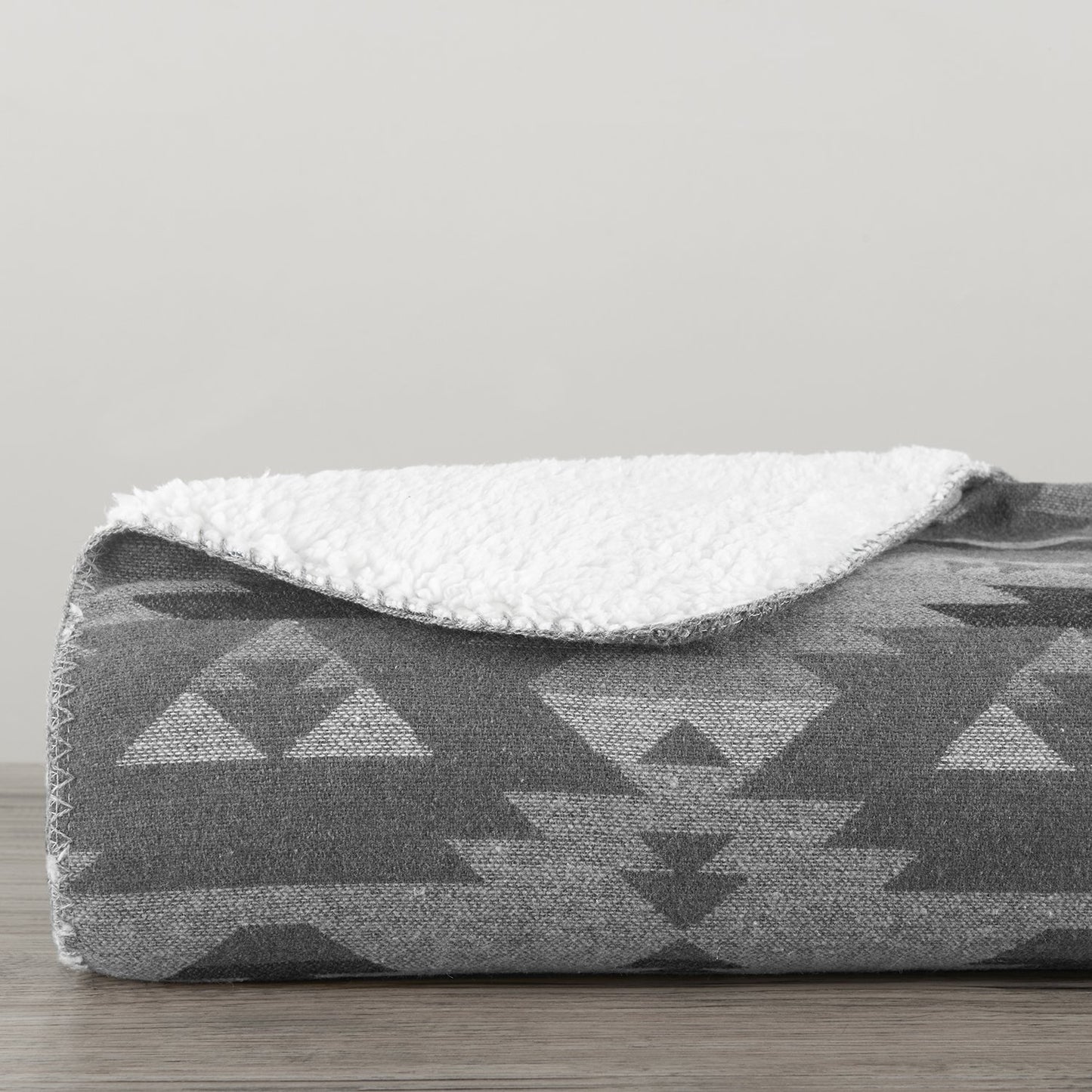 HiEnd 50x60 Southwest Design Throw w/Shearling Back - Grey
