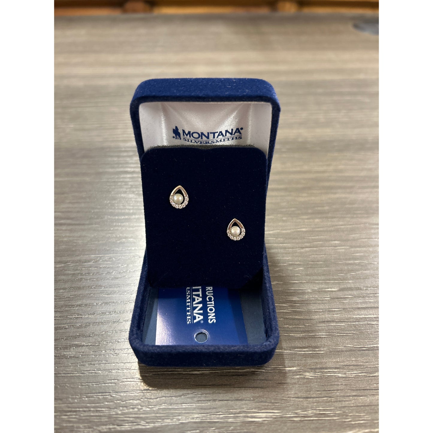 Montana Silversmith Cradled Sparkling Stud
