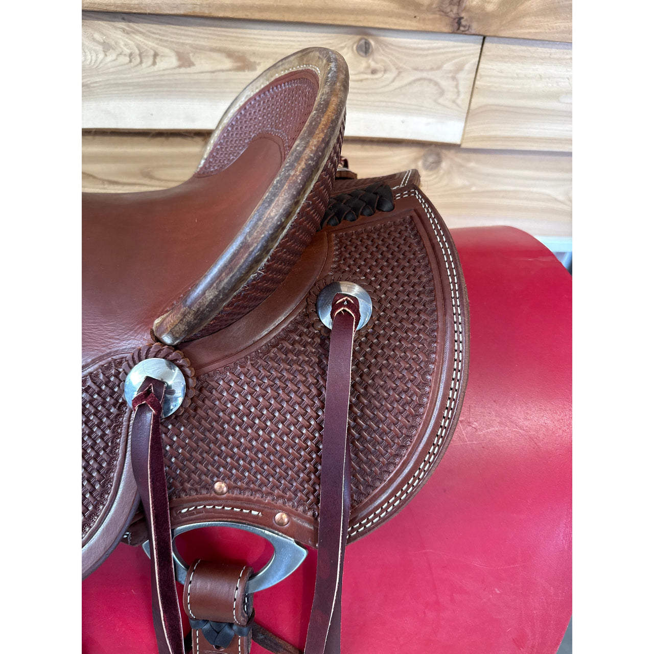 Irvine's USA 16" Association Ranch Saddle