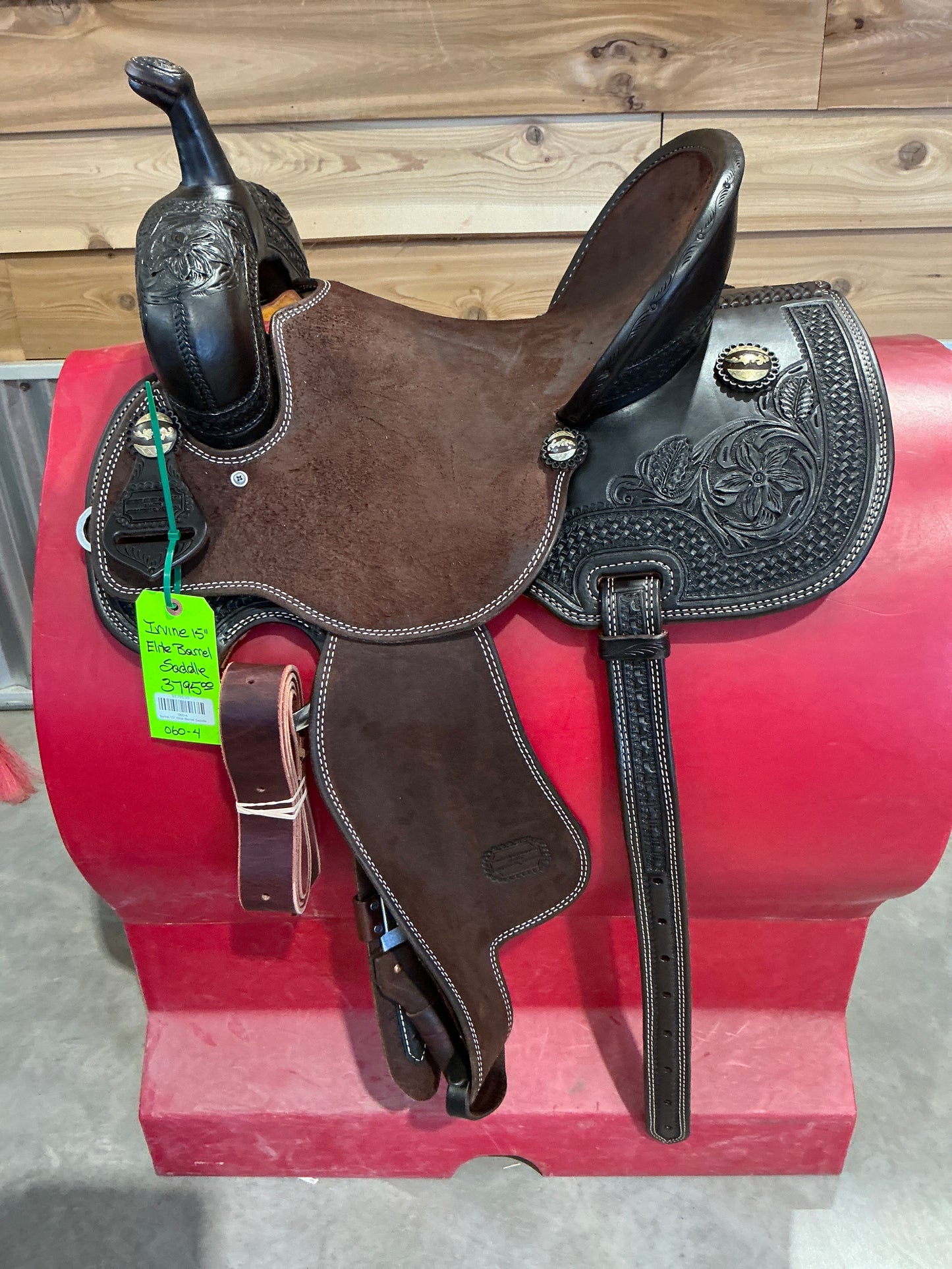 Irvine 15" Elite Barrel Saddle