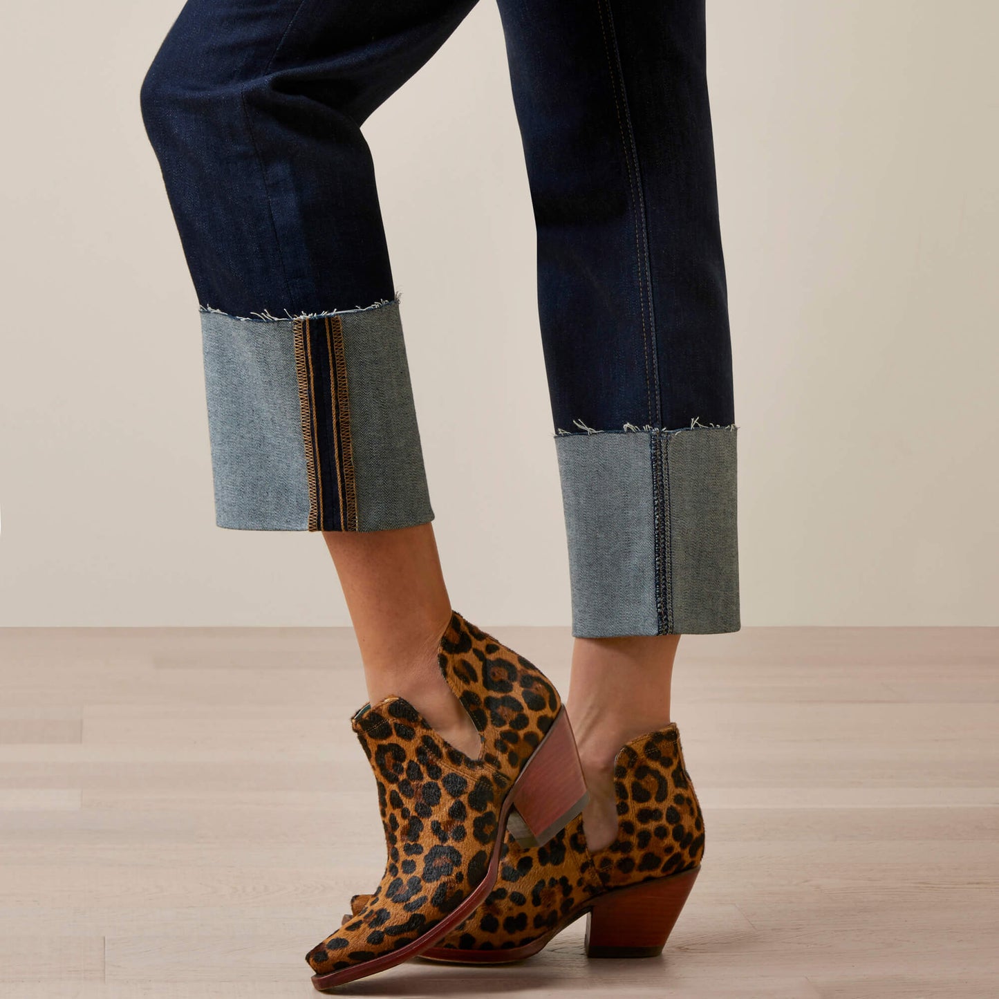 **Ariat Women's Ultra High Rise Jazmine Straight Crop Jeans - Rinse