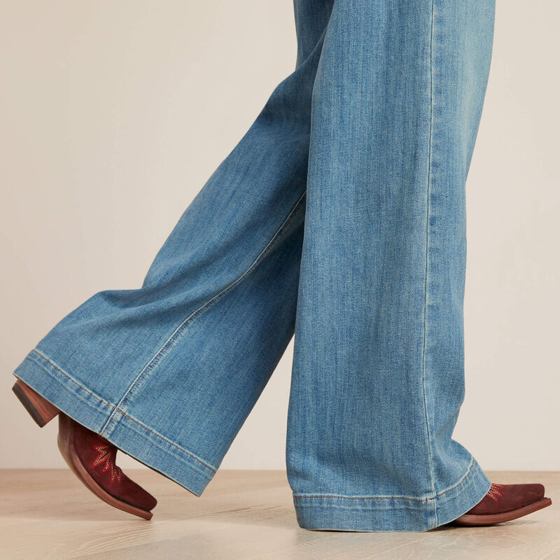 **Ariat Women's High Rise Jazmine Wide Jeans - Irvine** FINAL SALE