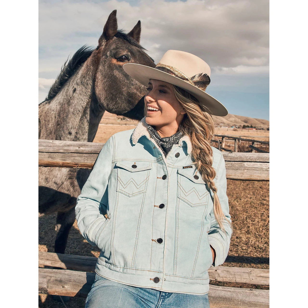 Wrangler Women's Retro Sherpa Lined Western Denim Jacket - Bleached Denim