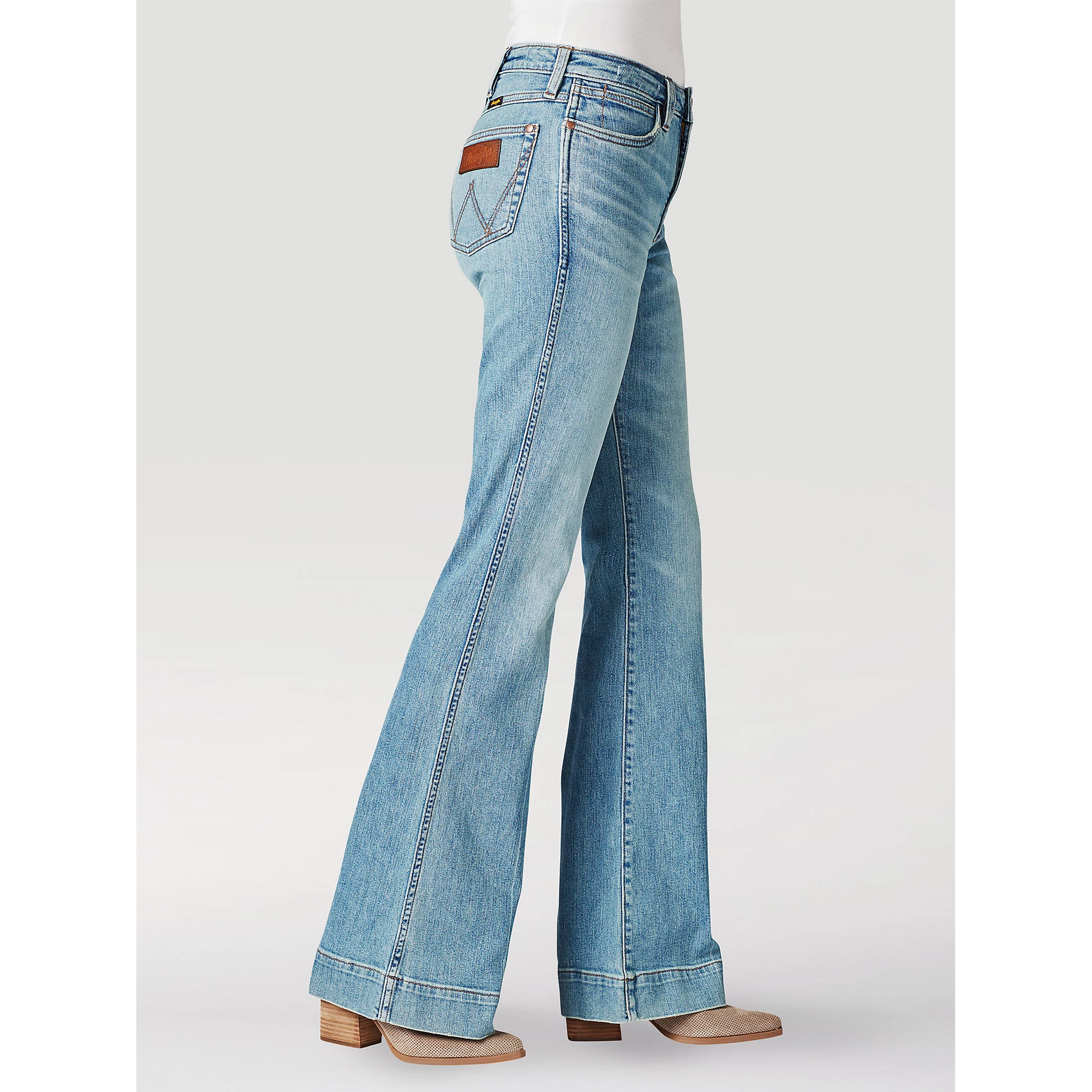 Womens wrangler trouser deals jeans