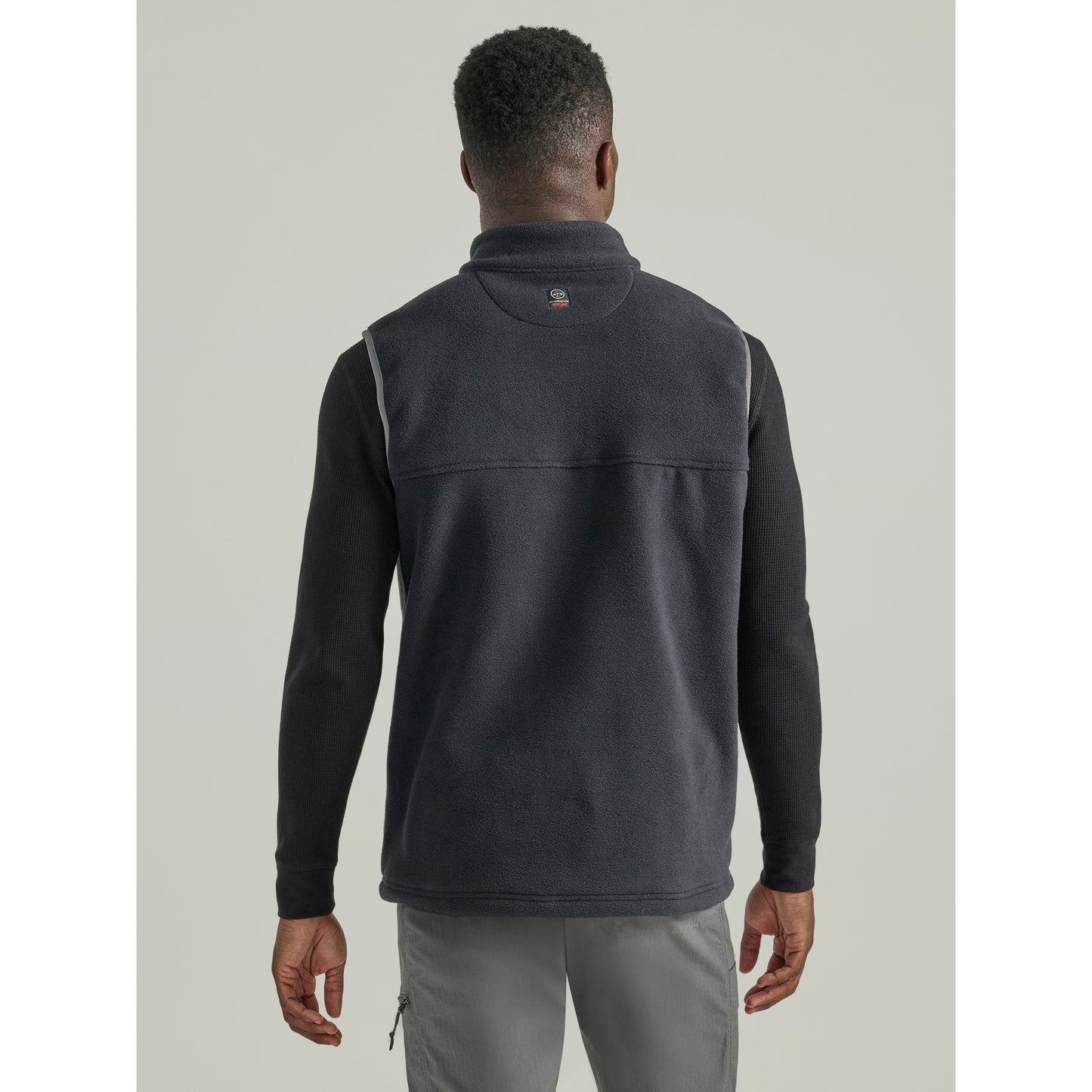 Wrangler Men's ATG Weekend Fleece Vest - Charcoal