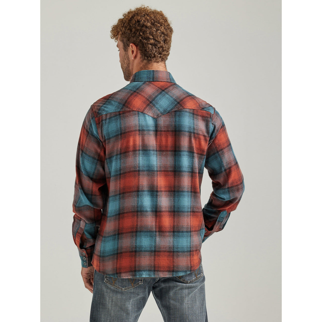 Wrangler Men's Retro Long Sleeve Modern Fit Snap Shirt - Red/Blue