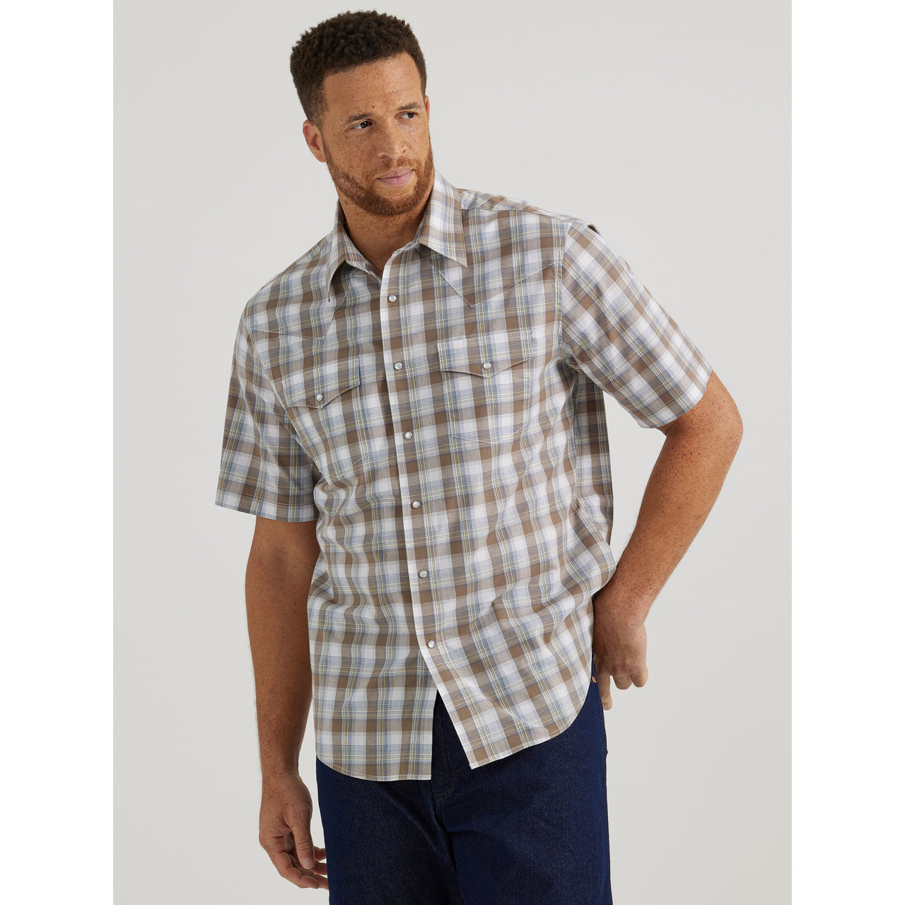 Wrangler Men's Wrinkle Resist Short Sleeve Plaid Shirt - Sand