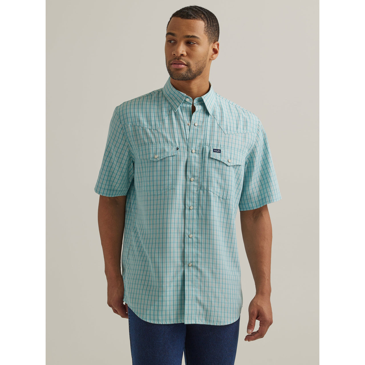 Wrangler Men's Performance Classic Fit Short Sleeve Snap Shirt -