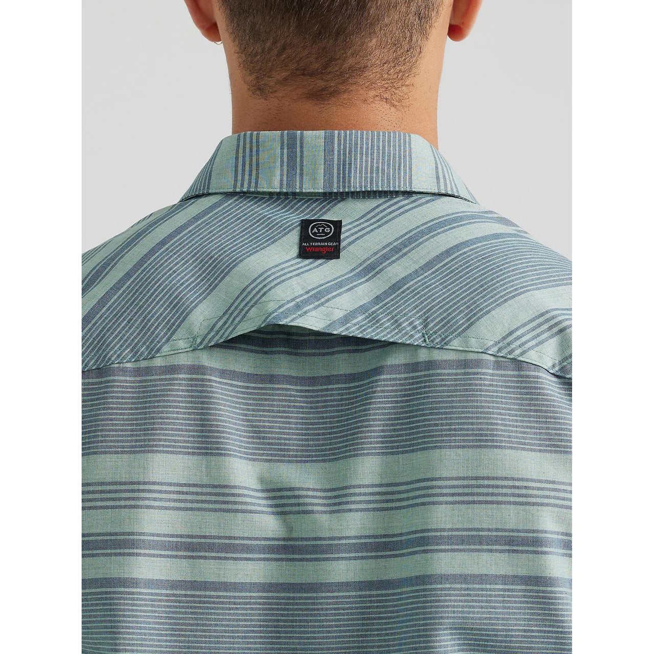 Wrangler Men's ATG Short Sleeve Breeze Shirt - Fade Blue
