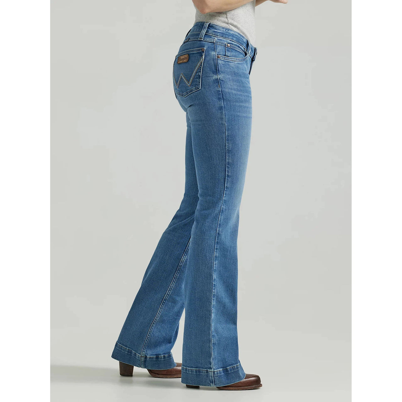 Wrangler Women's Retro Mae Mid Rise Trouser Jeans - Eva