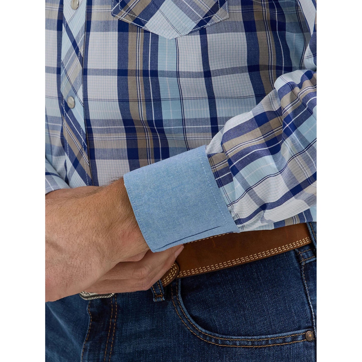 Wrangler Men's 20X Competition Advanced Comfort Long Sleeve Classic Fit Shirt - Lake Blue Plaid