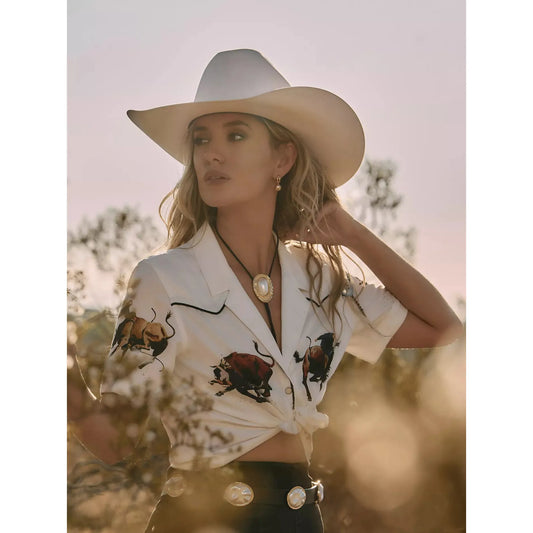 Wrangler Women's Lainey Wilson Short Sleeve  Cropped Camp Shirt- White