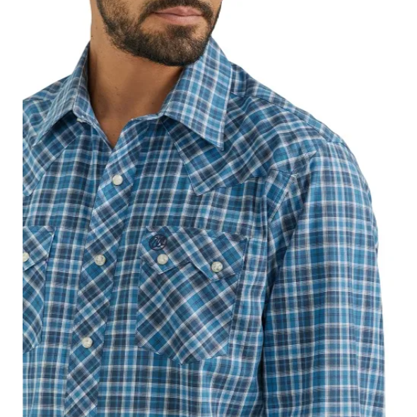 Wrangler Retro® Men's Modern Fit Long Sleeve Shirt - Blue Plaid