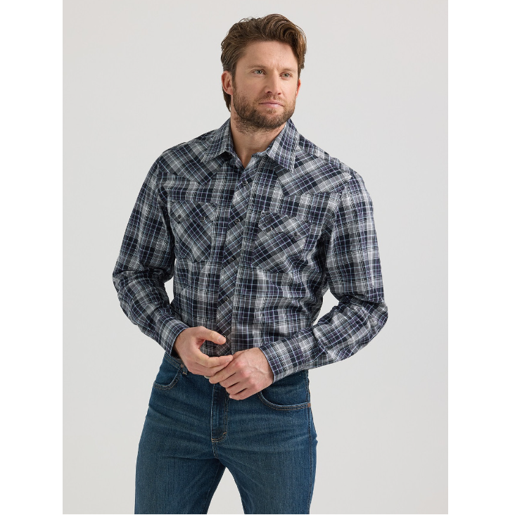 Wrangler Retro® Men's Core Modern Fit Long Sleeve Shirt - Black Plaid