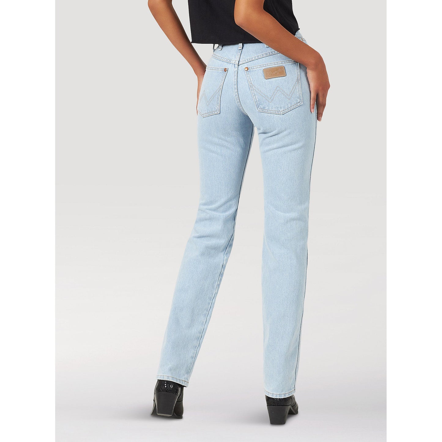 Wrangler Women's Cowboy Cut Slim Fit Jeans - Bleach