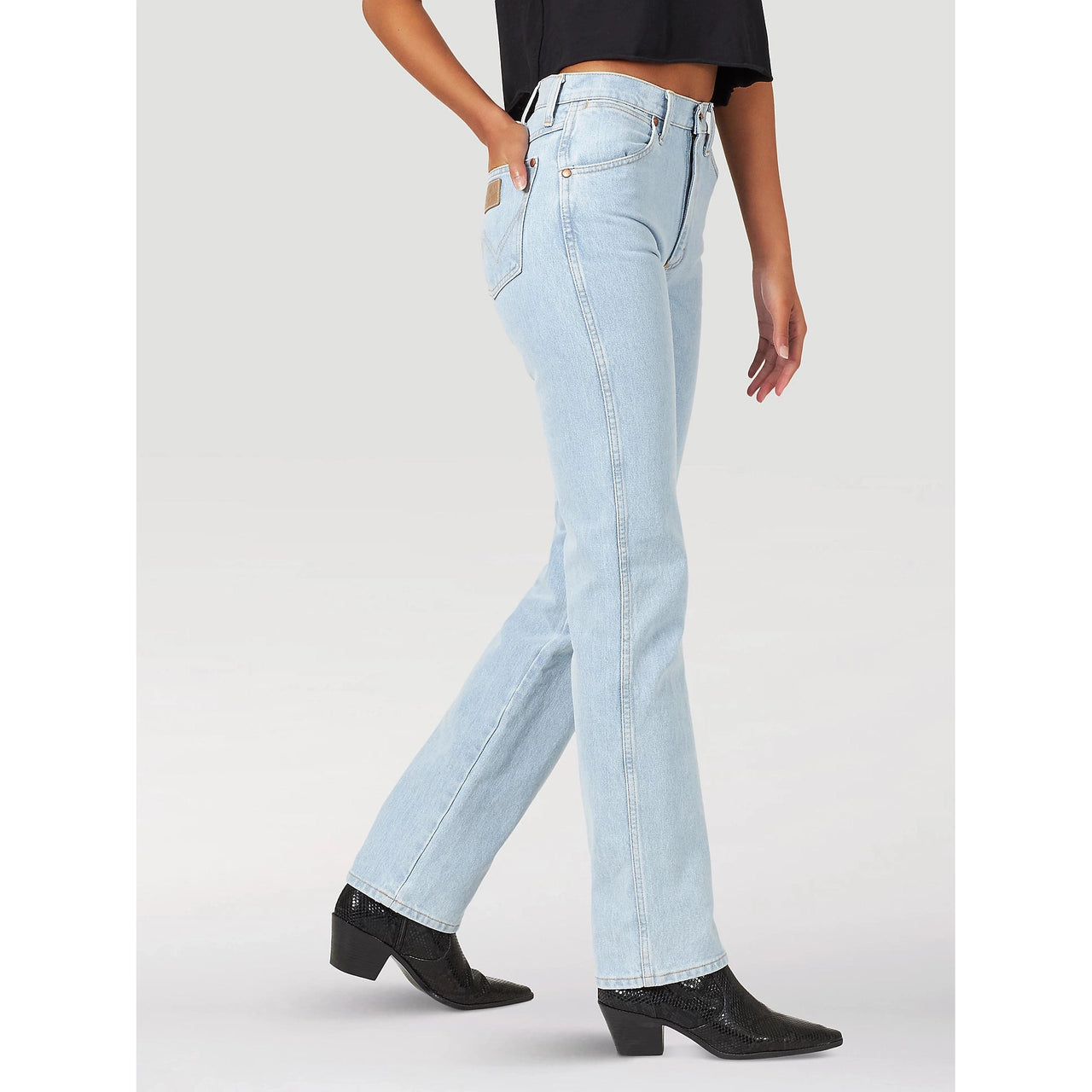 Wrangler Women's Cowboy Cut Slim Fit Jeans - Bleach