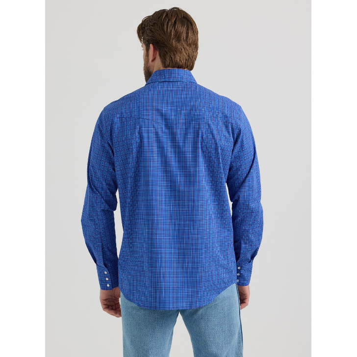 Wrangler® Men's Wrinkle Resist Classic Fit Long Sleeve Shirt - Blue Snap Plaid