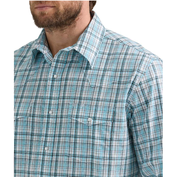 Wrangler® Men's Wrinkle Resistant Long Sleeve Shirt - Blue