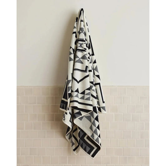 Pendleton Oxbow Spa Towel- Black/White