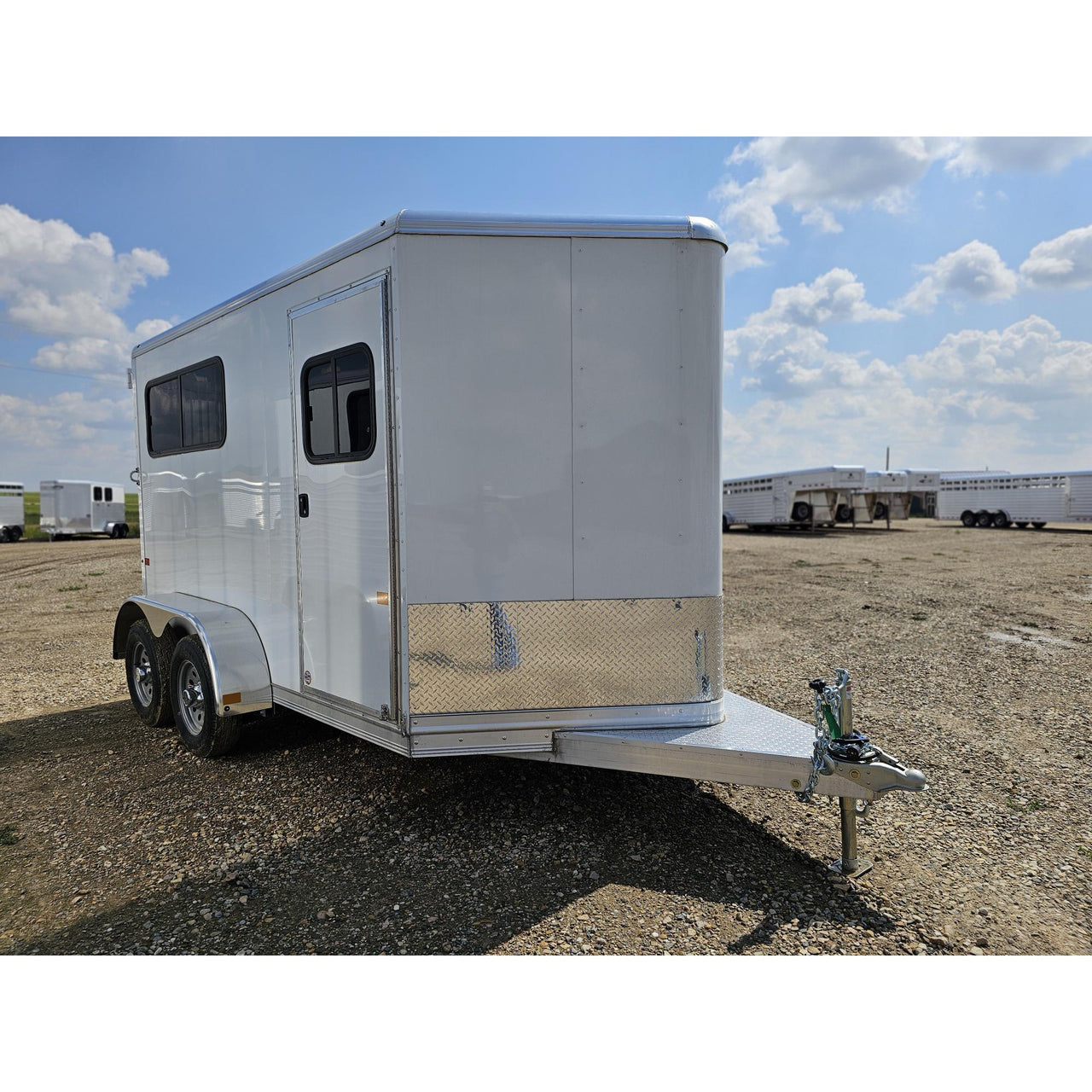 2025 High Country Strider Series Lite/Slant 2-Horse - White