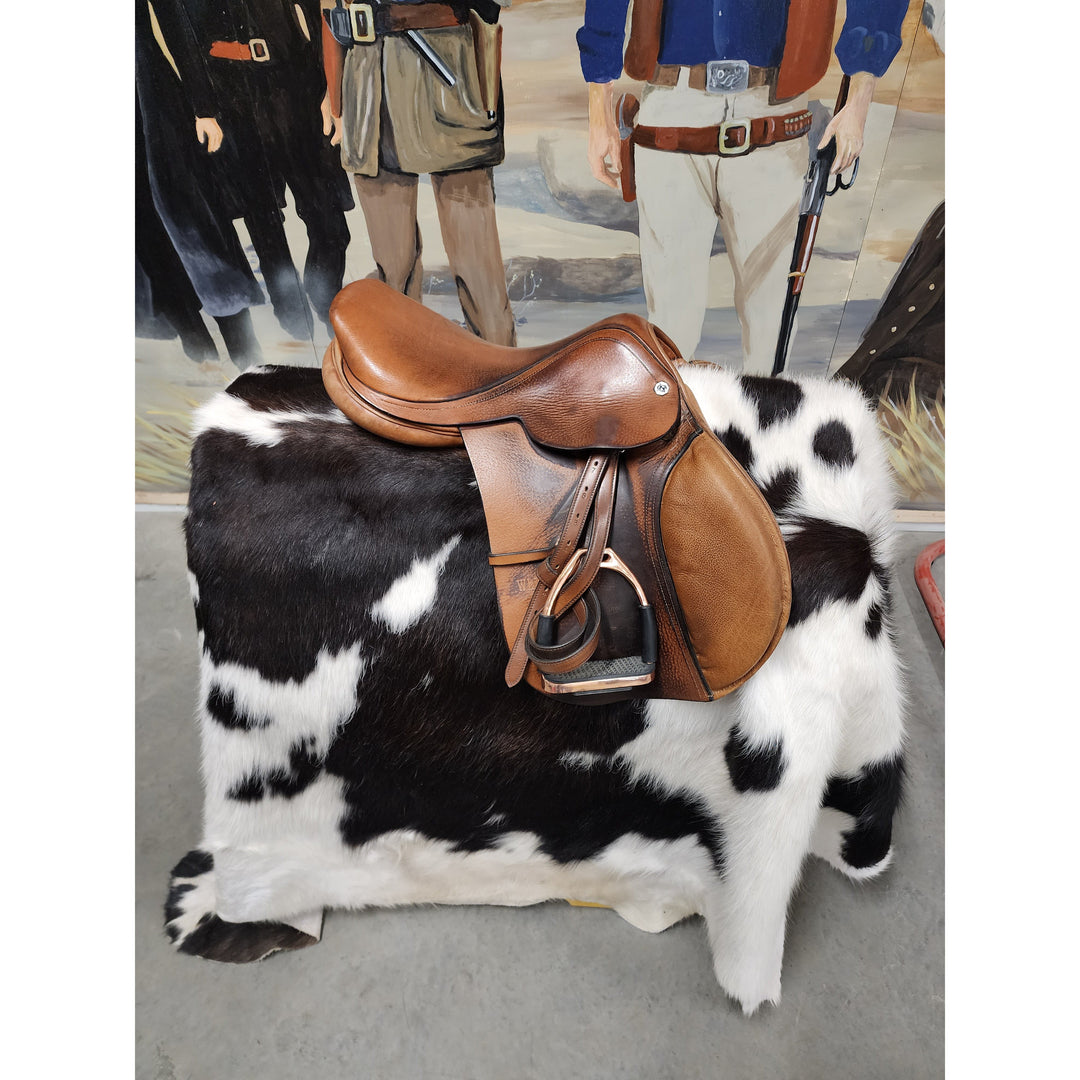 Used 16.5" Whitaker English Saddle