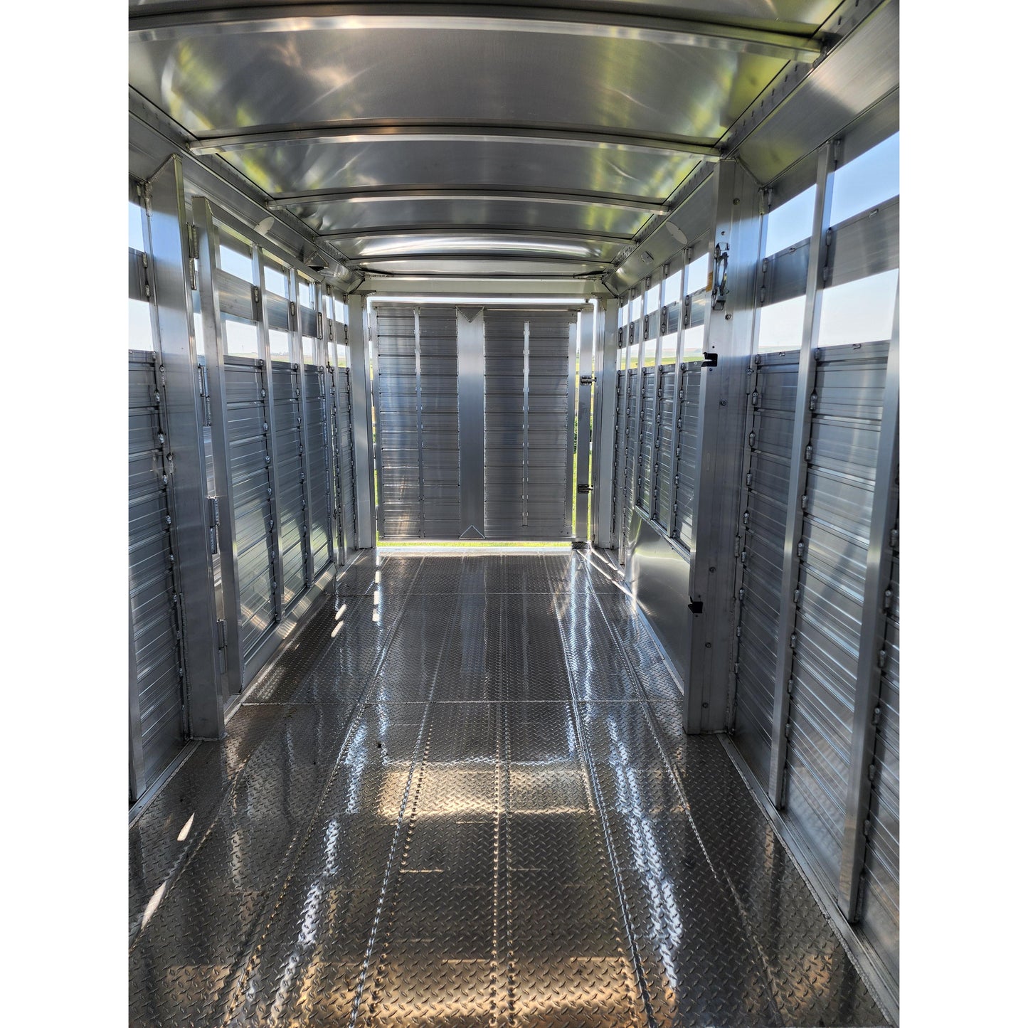 2026 4-Star 20' Deluxe Stock Trailer