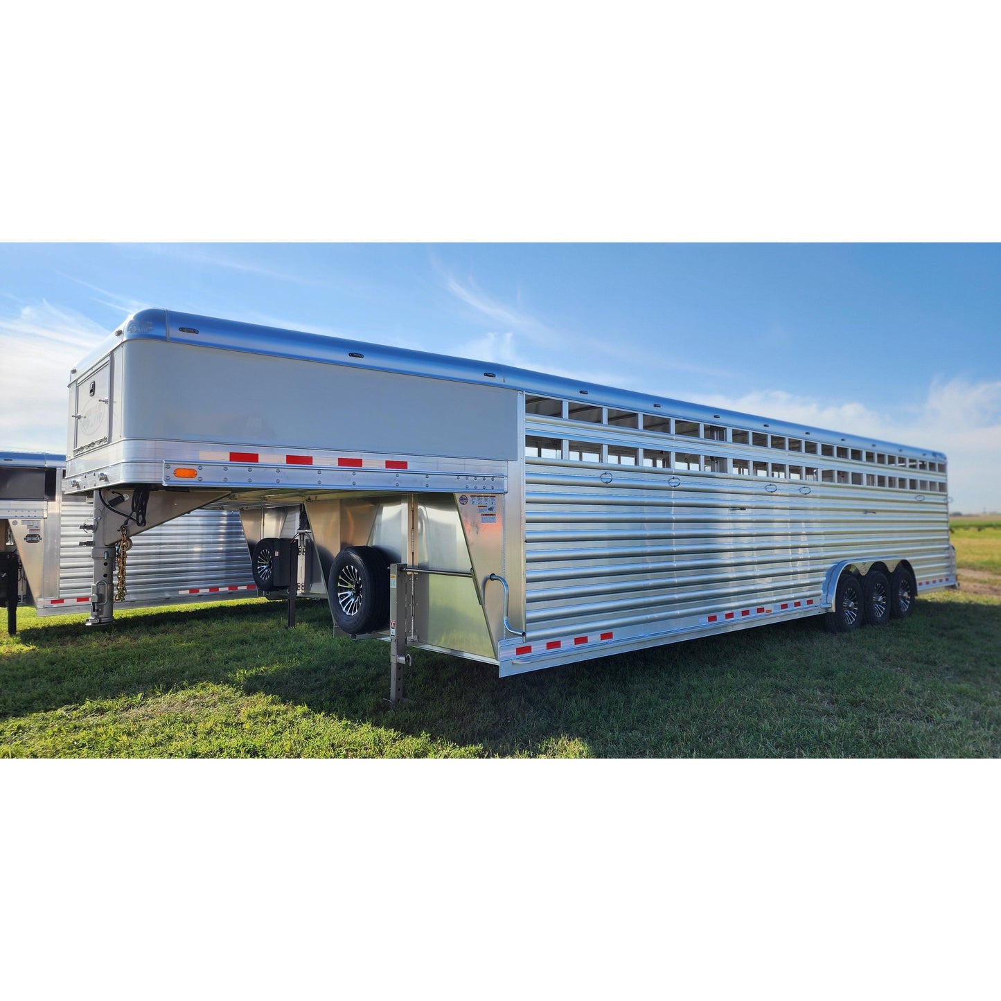 2026 4-Star 32' Horse/Stock Trailer