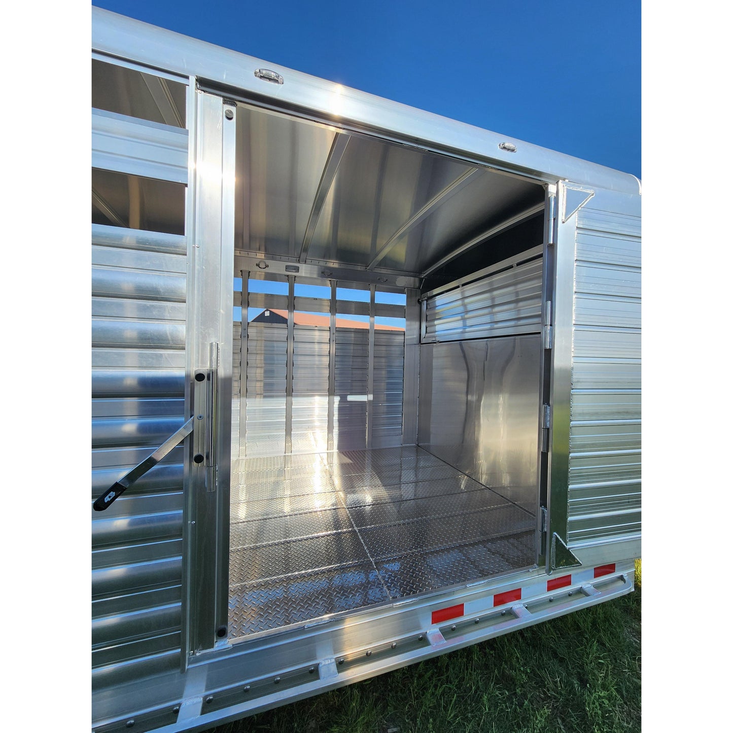 2026 4-Star 32' Horse/Stock Trailer