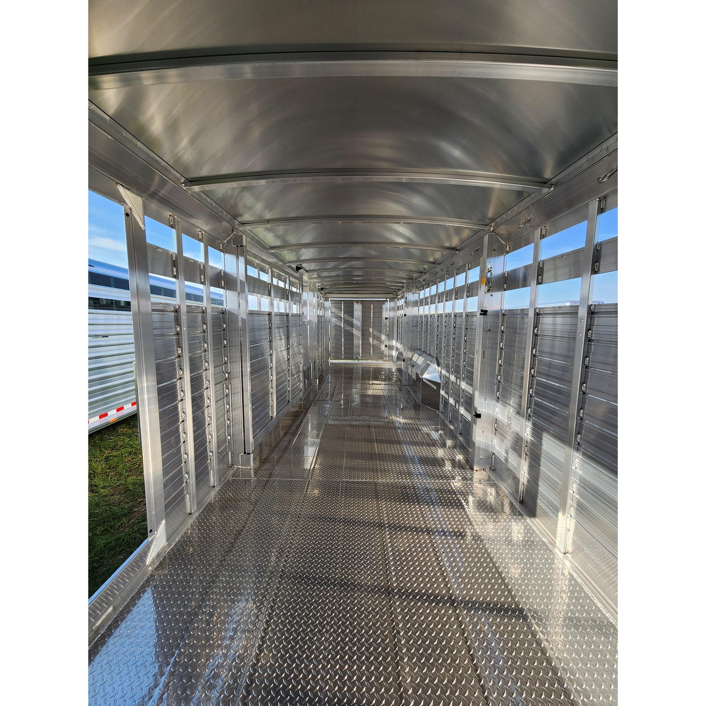 2026 4-Star 32' Horse/Stock Trailer