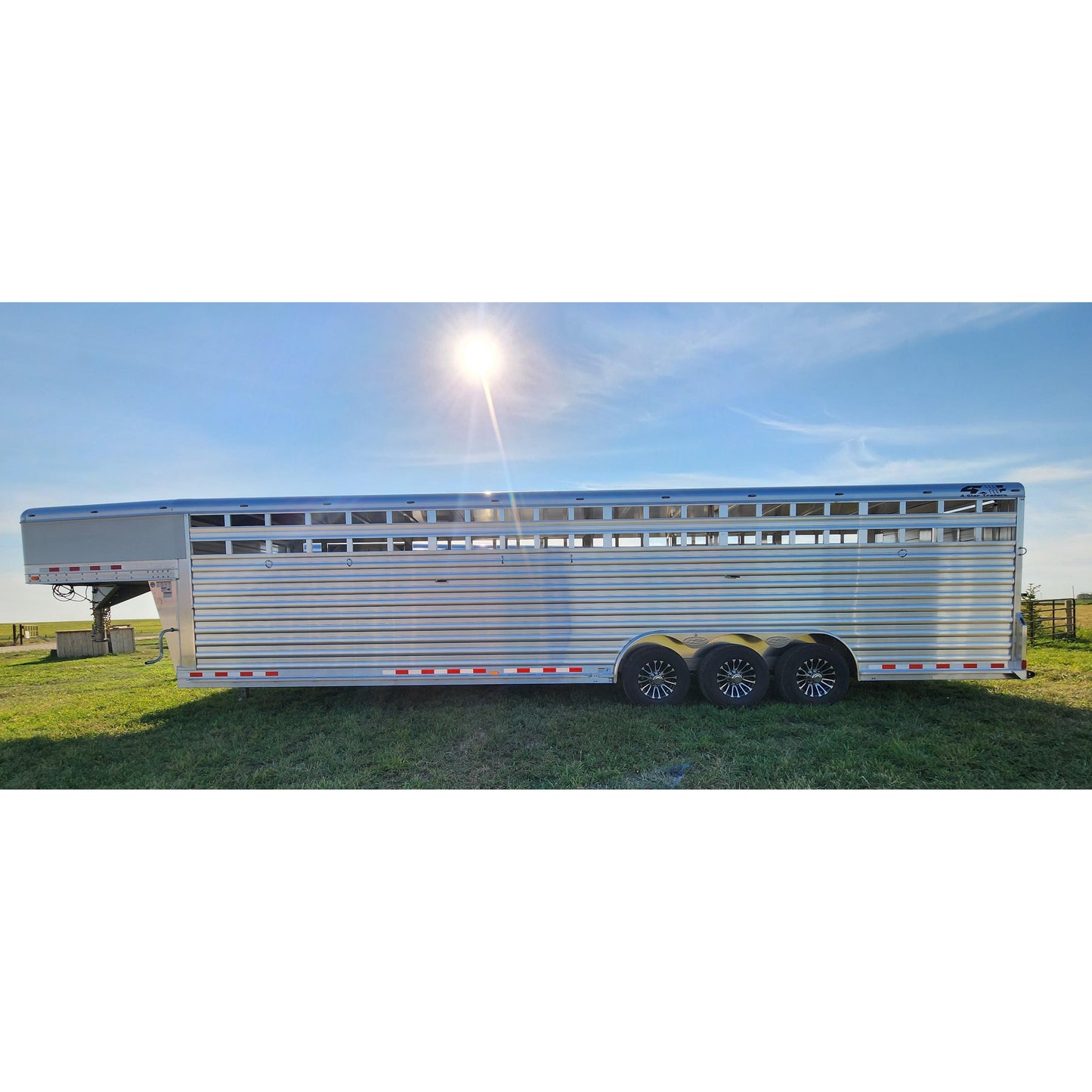 2026 4-Star 32' Horse/Stock Trailer