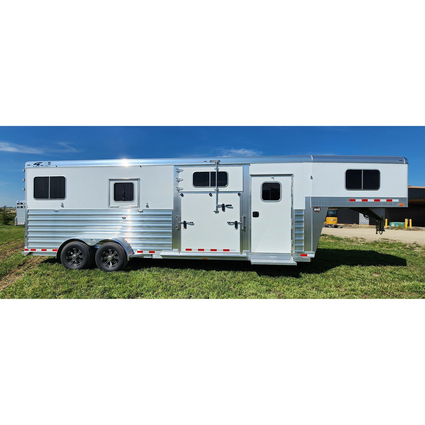 2026 4-Star 24' 2+1 Horse Trailer